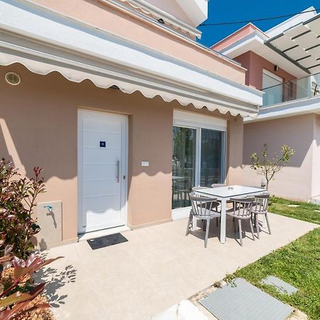 Apartmán Dionysos Residential Complex Ofrínion Exteriér fotografie