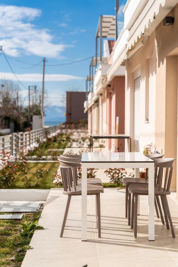 Apartmán Dionysos Residential Complex Ofrínion Exteriér fotografie